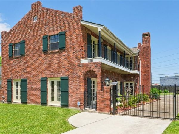 104 DUCAYET Drive, Destrehan, LA 70047