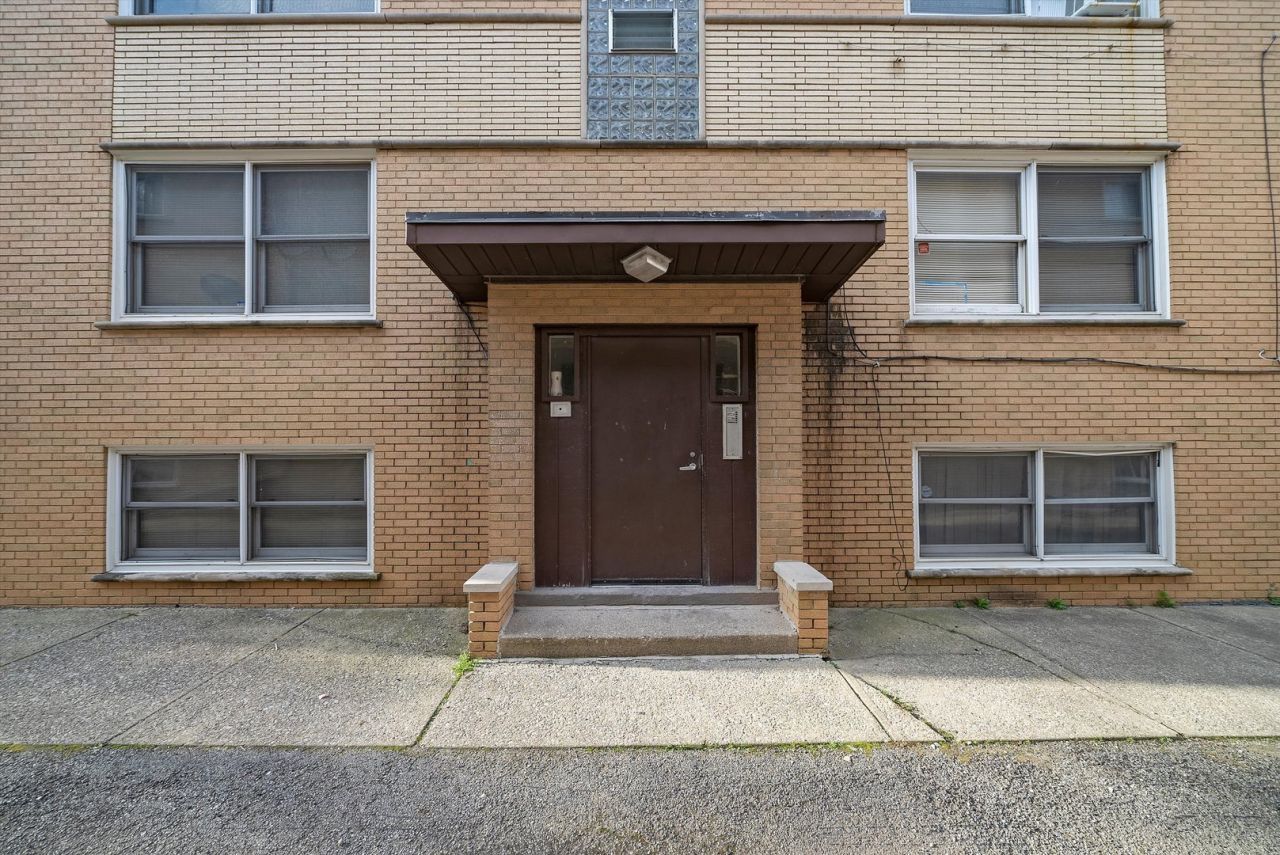 12452 Fairview Avenue, Blue Island, IL 60406