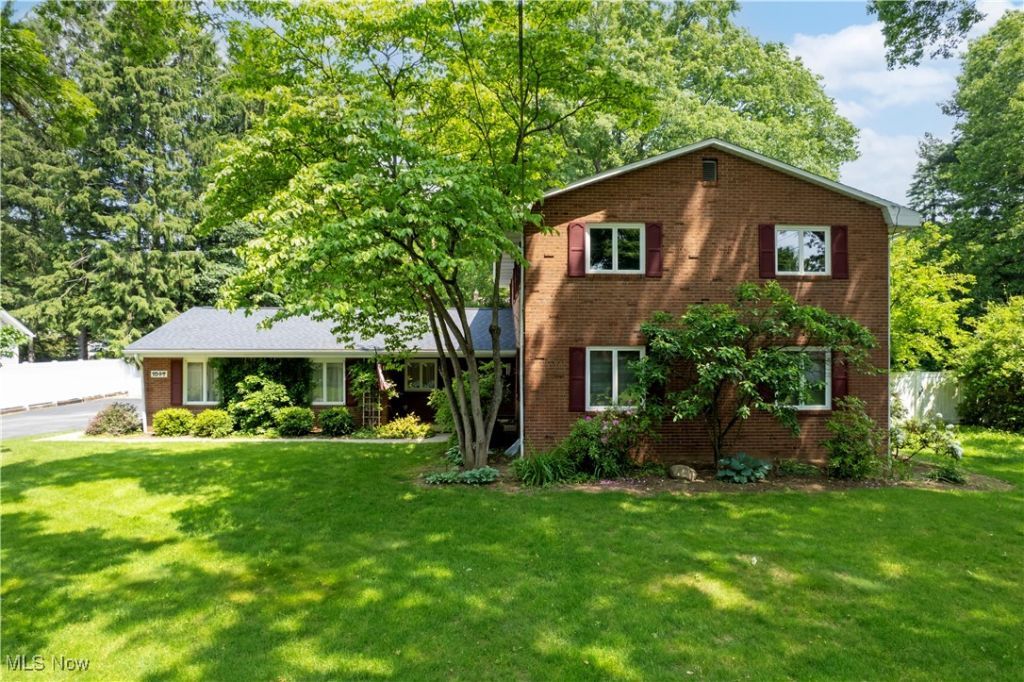 1047 Ashwood Drive, Wooster, OH 44691 Main Photo