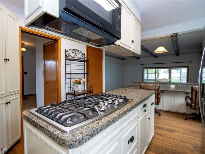 1047 Ashwood Drive, Wooster, OH 44691 Photo 8