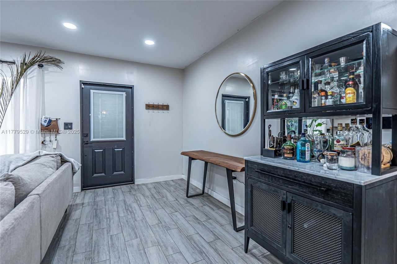 30 NW 152nd St, Miami, FL 33169 Photo