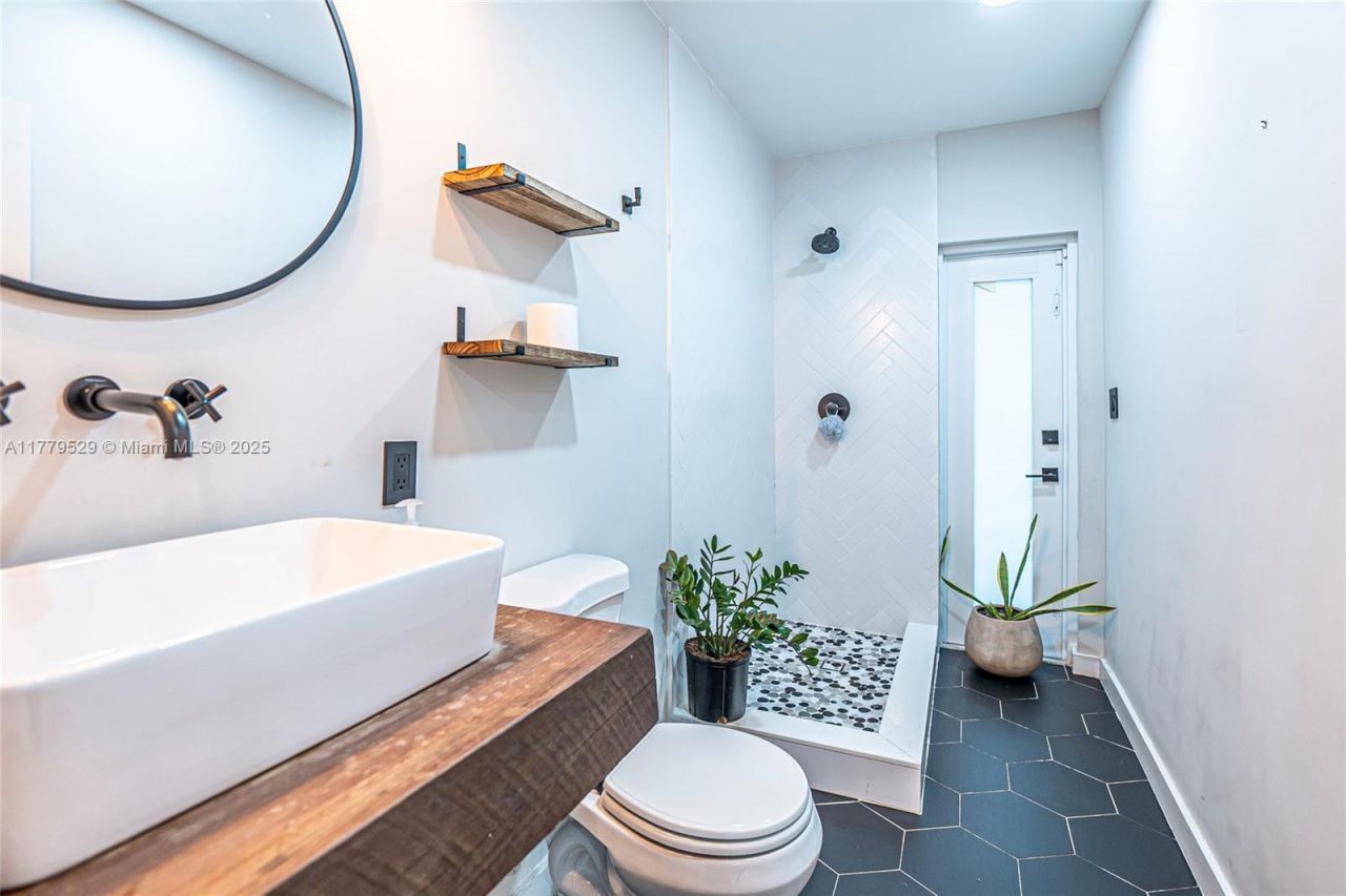 30 NW 152nd St, Miami, FL 33169 Photo