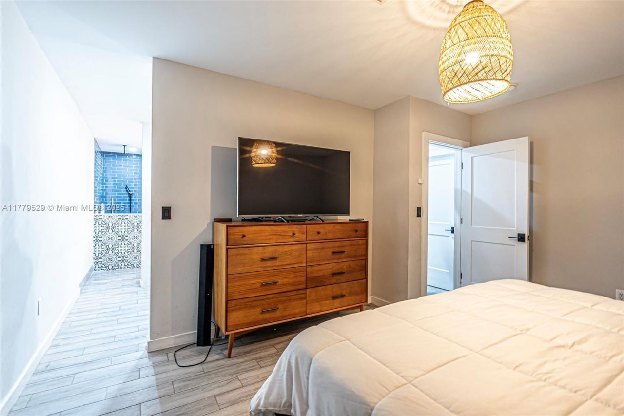 30 NW 152nd St, Miami, FL 33169 Photo