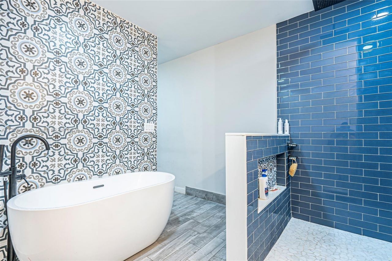 30 NW 152nd St, Miami, FL 33169 Photo