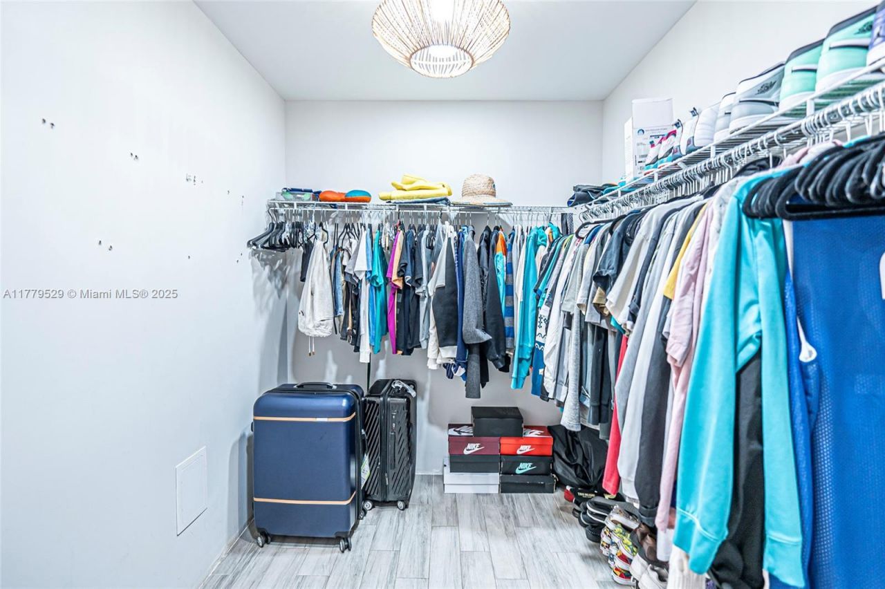 30 NW 152nd St, Miami, FL 33169 Photo