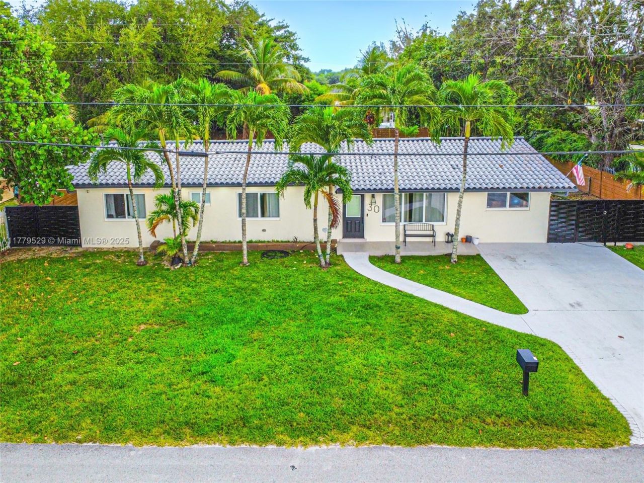 30 NW 152nd St, Miami, FL 33169 Photo