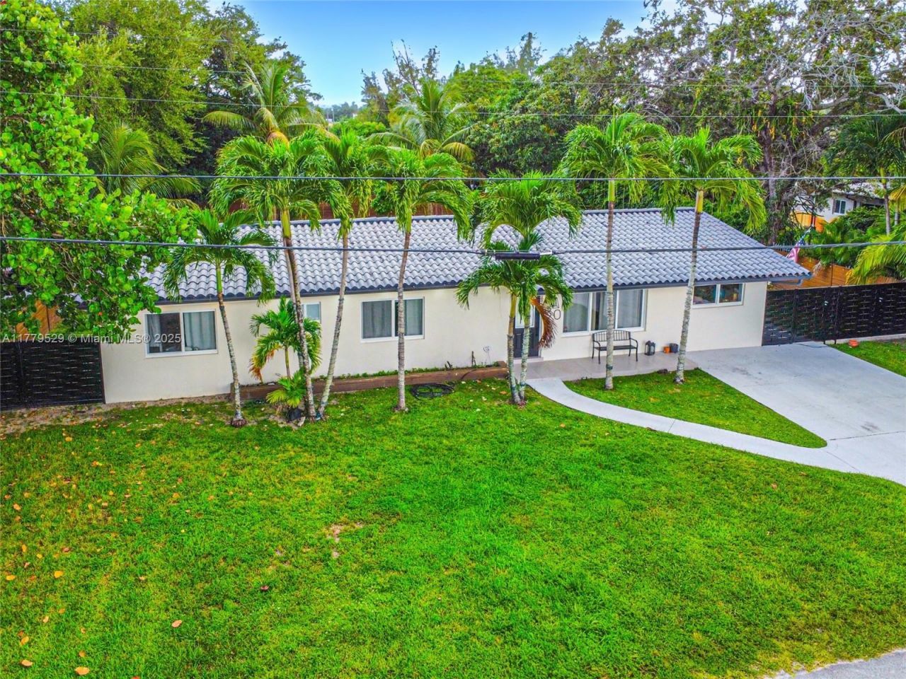 30 NW 152nd St, Miami, FL 33169 Photo