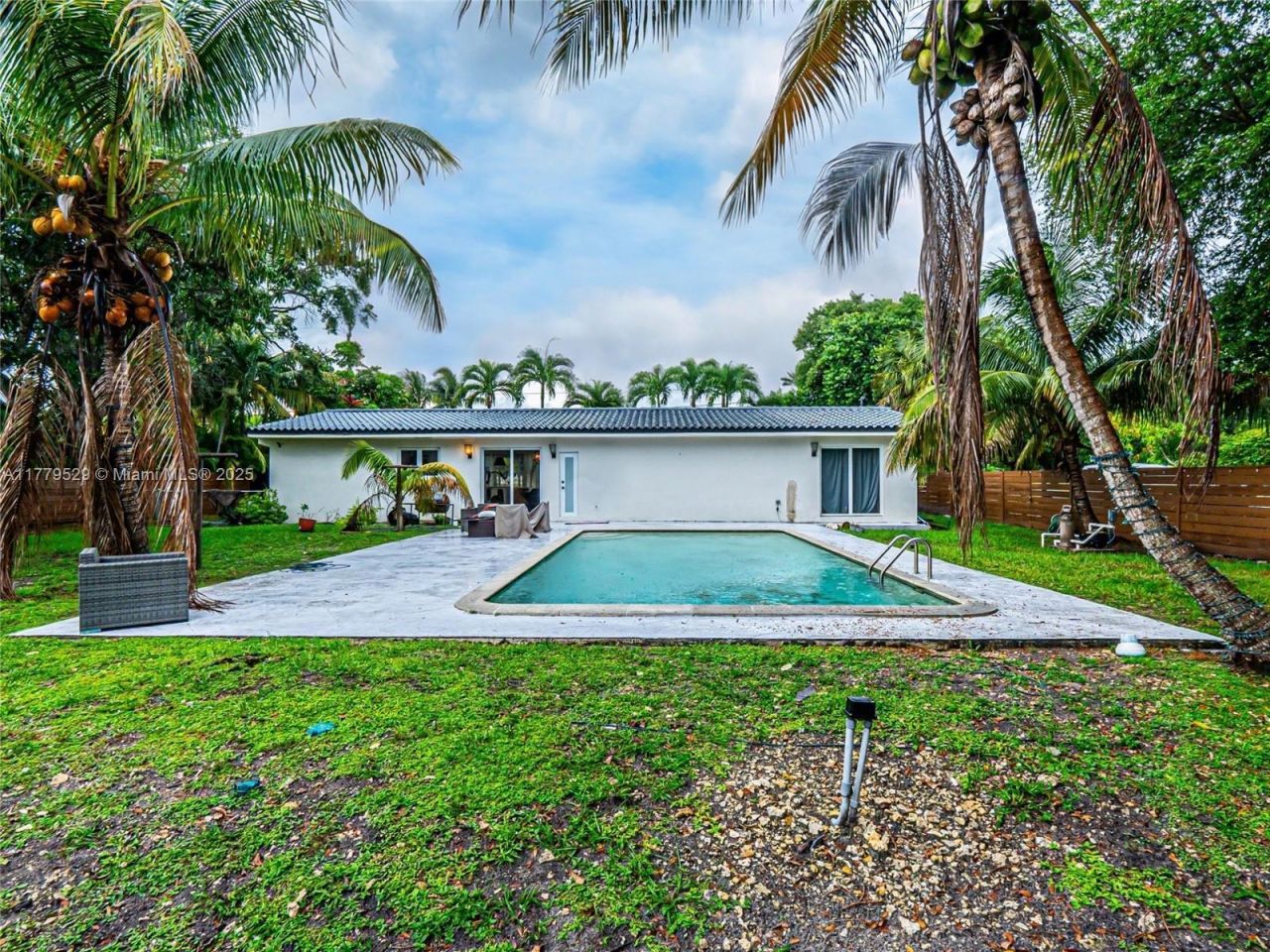 30 NW 152nd St, Miami, FL 33169 Photo