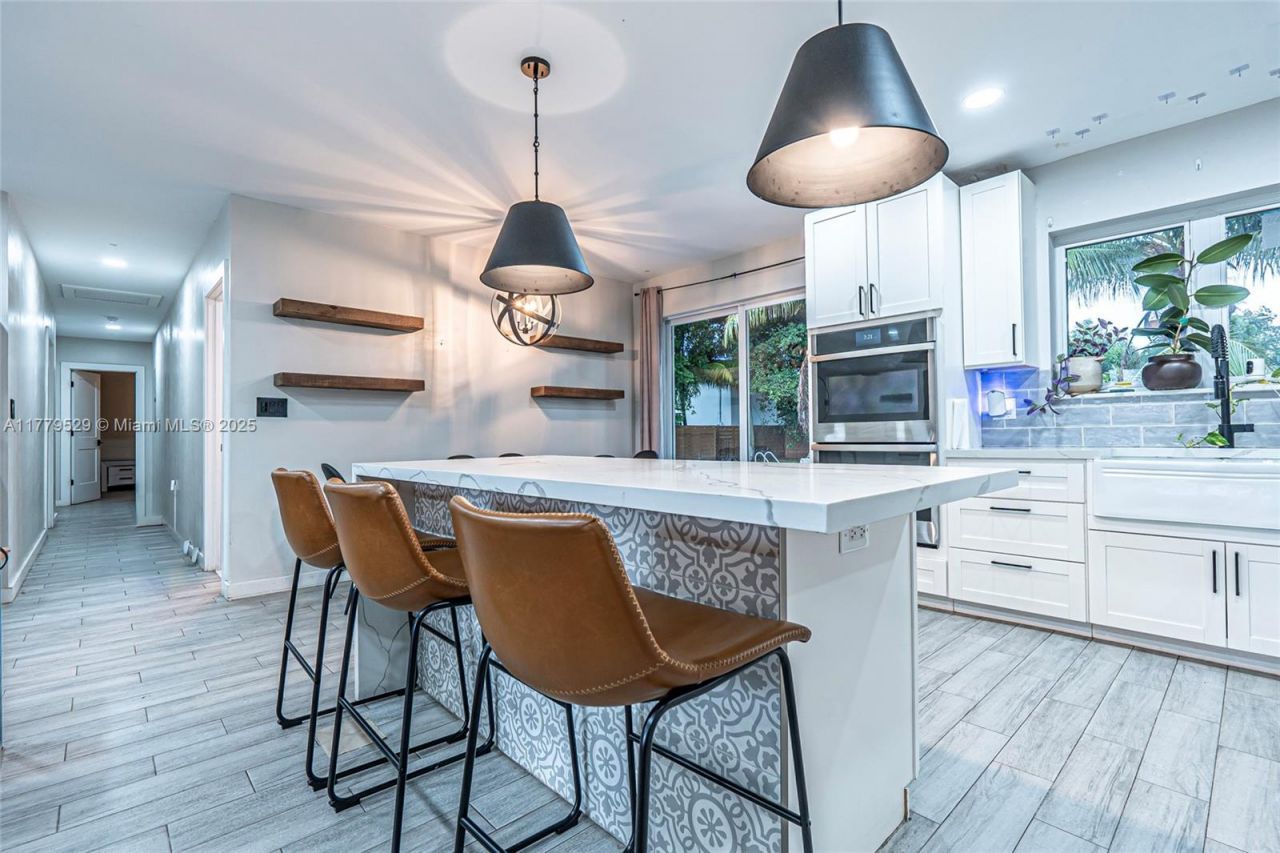 30 NW 152nd St, Miami, FL 33169 Photo