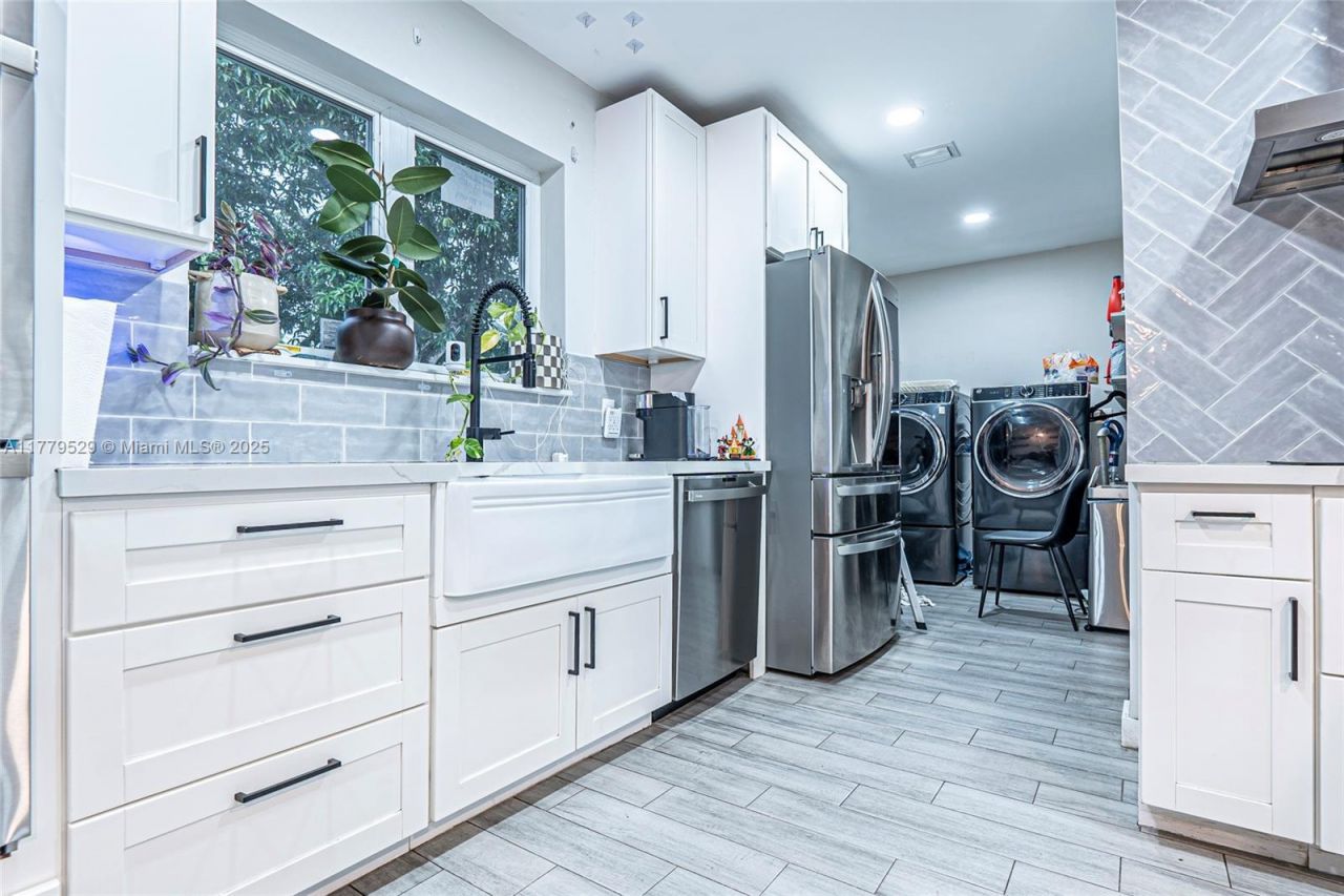 30 NW 152nd St, Miami, FL 33169 Photo