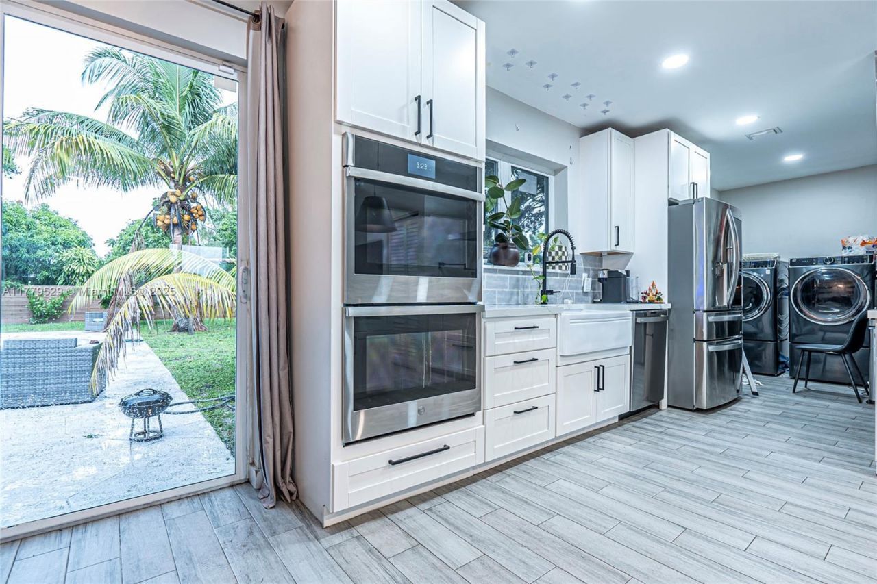 30 NW 152nd St, Miami, FL 33169 Photo