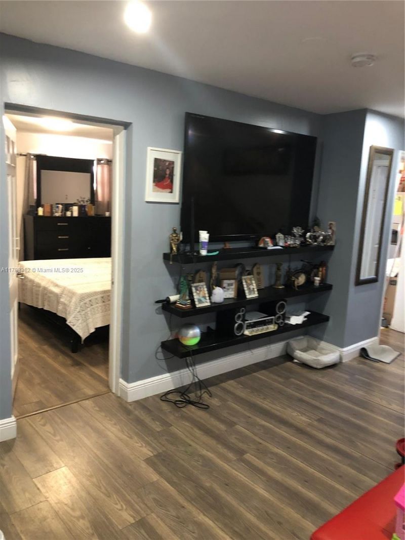 2231 SW 57th Ct, Miami, FL 33155 Photo