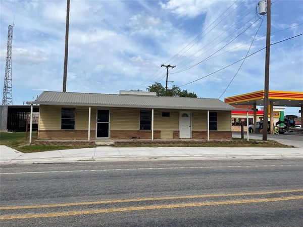 106 N Front Street, Mart, TX 76664