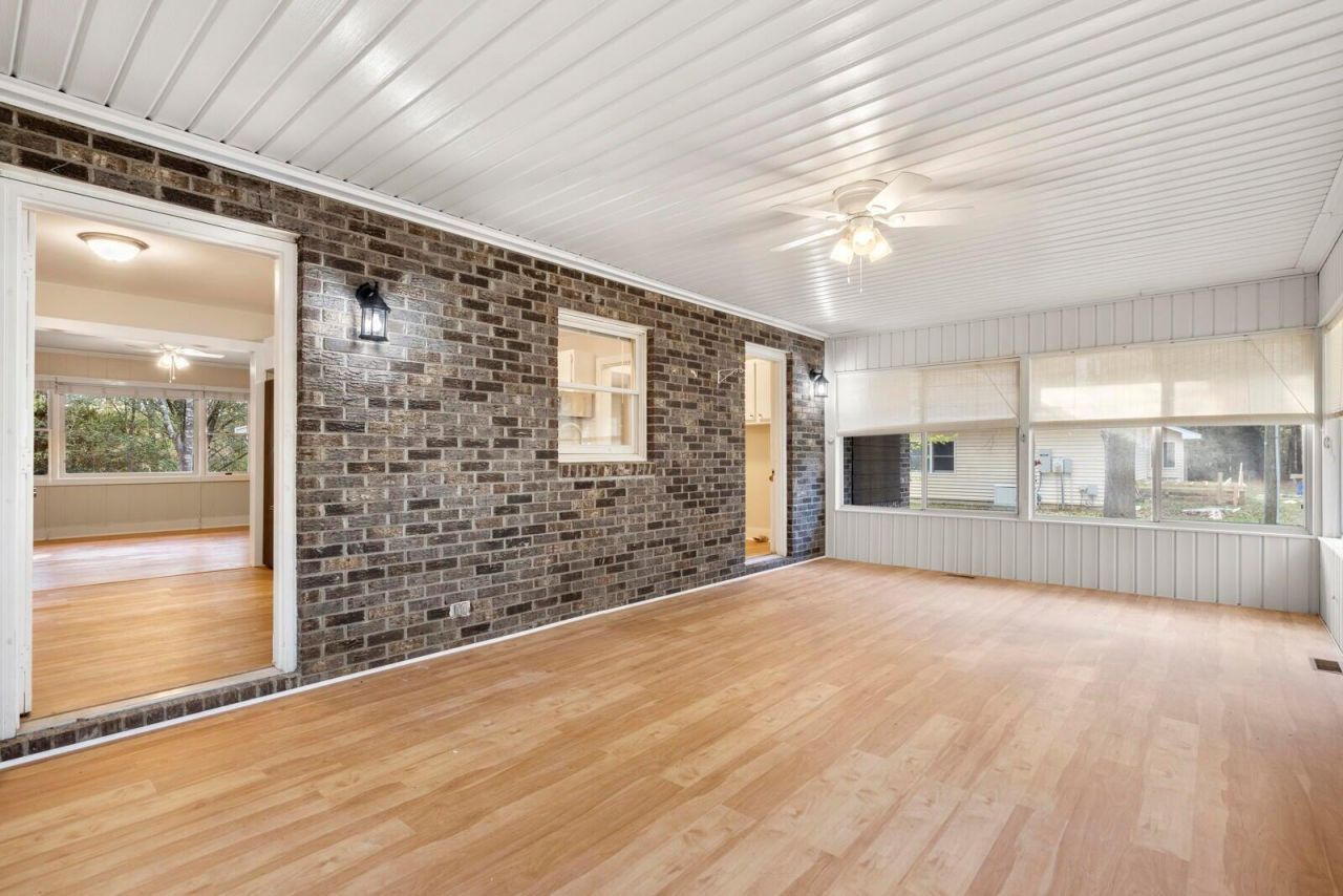 298 Summerset Lane Photo 13