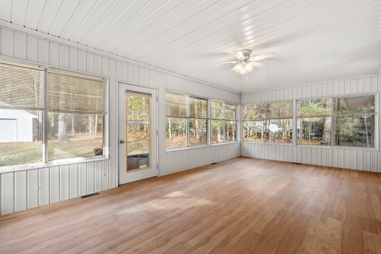 298 Summerset Lane Photo 15