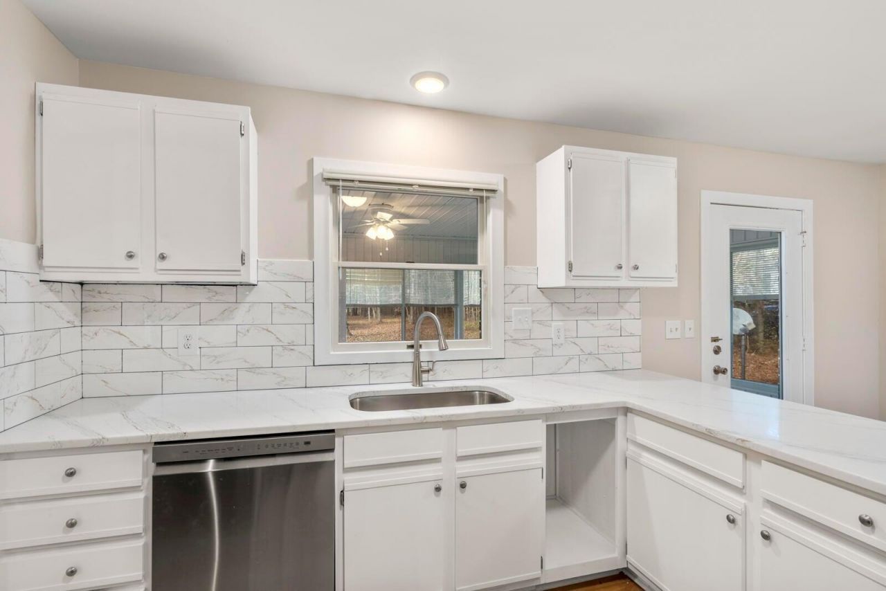 298 Summerset Lane Photo 8