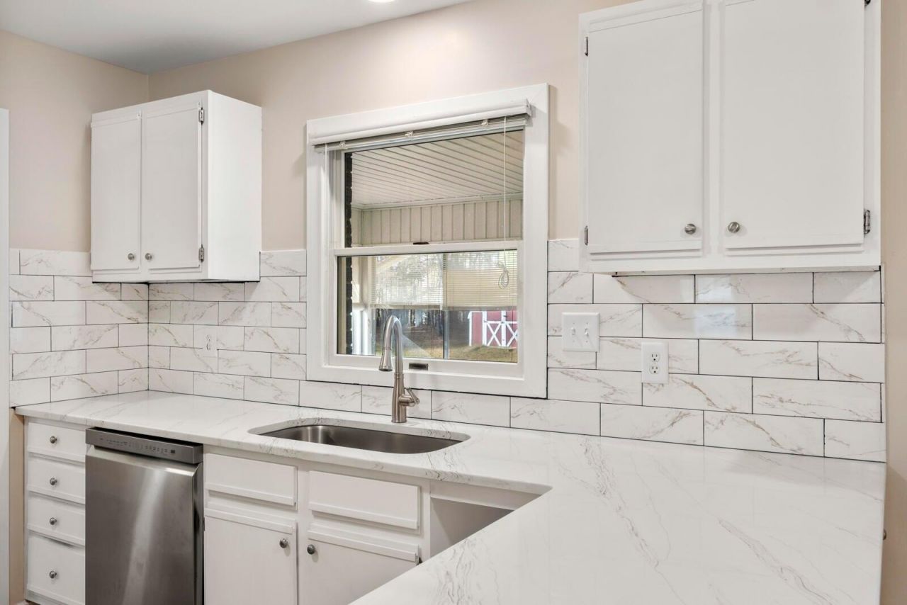 298 Summerset Lane Photo 9