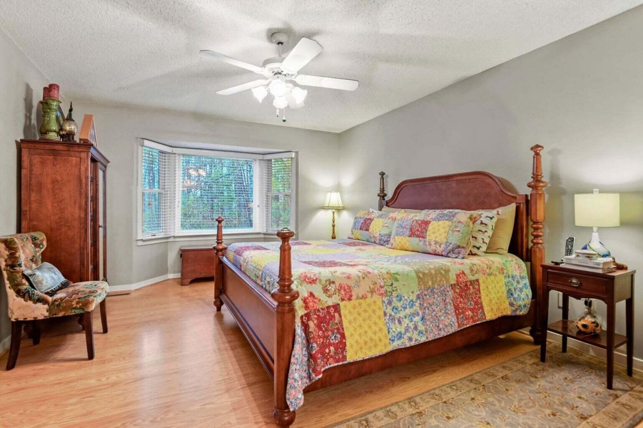 302 Summerset Lane Photo 13