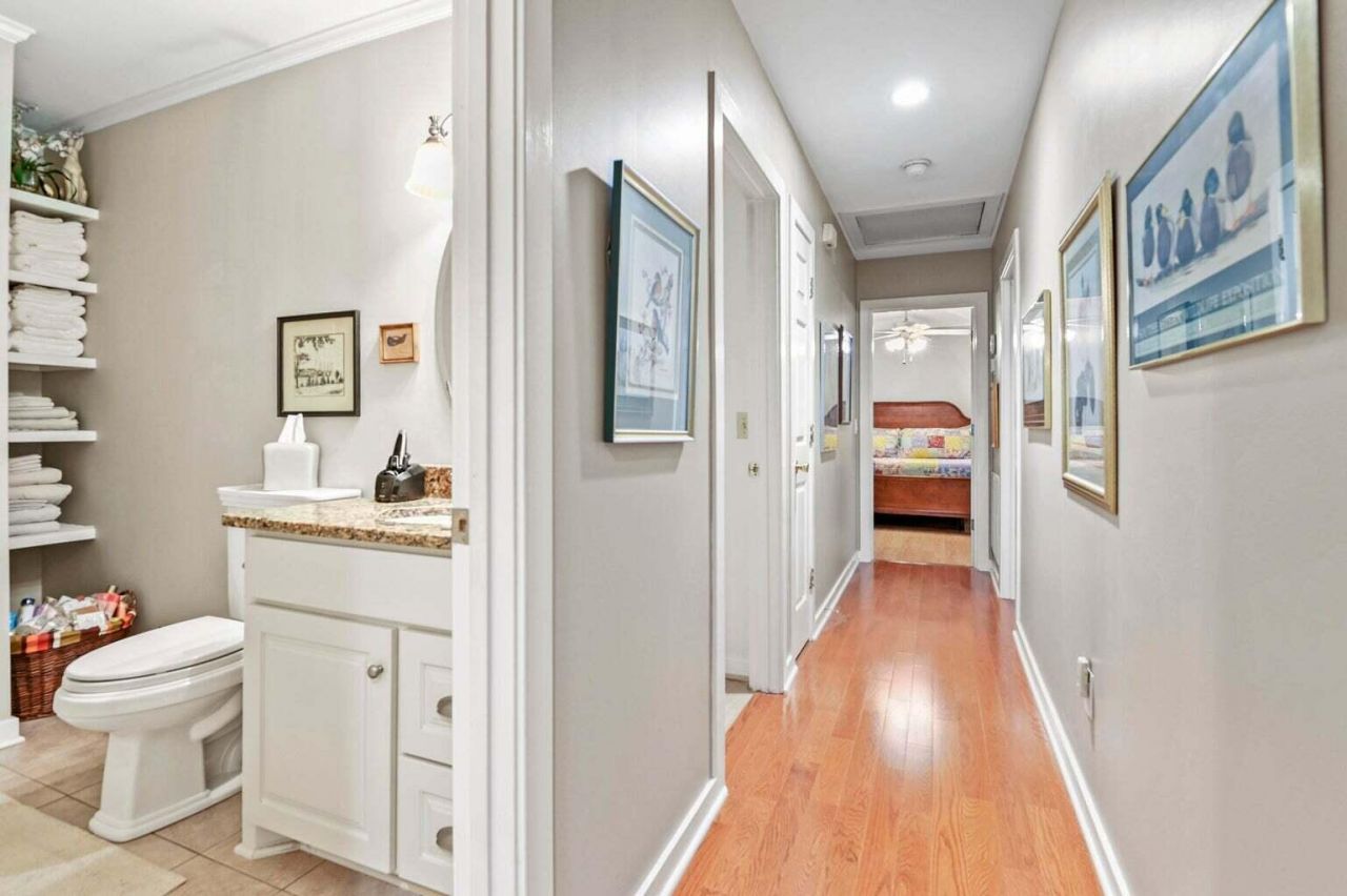 302 Summerset Lane Photo 19