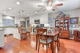 302 Summerset Lane photo 4