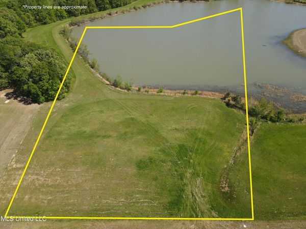 9 Como Trace Drive, Senatobia, MS 38668