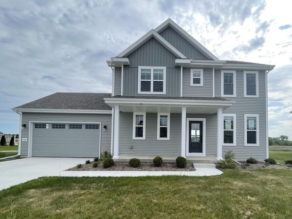 1299 Arrowood CIRCLE W, Oconomowoc, WI 53066