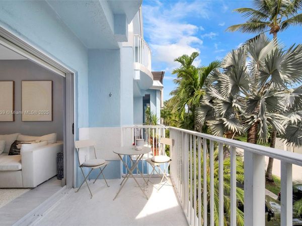 381 Franklin St, Hollywood, FL 33019