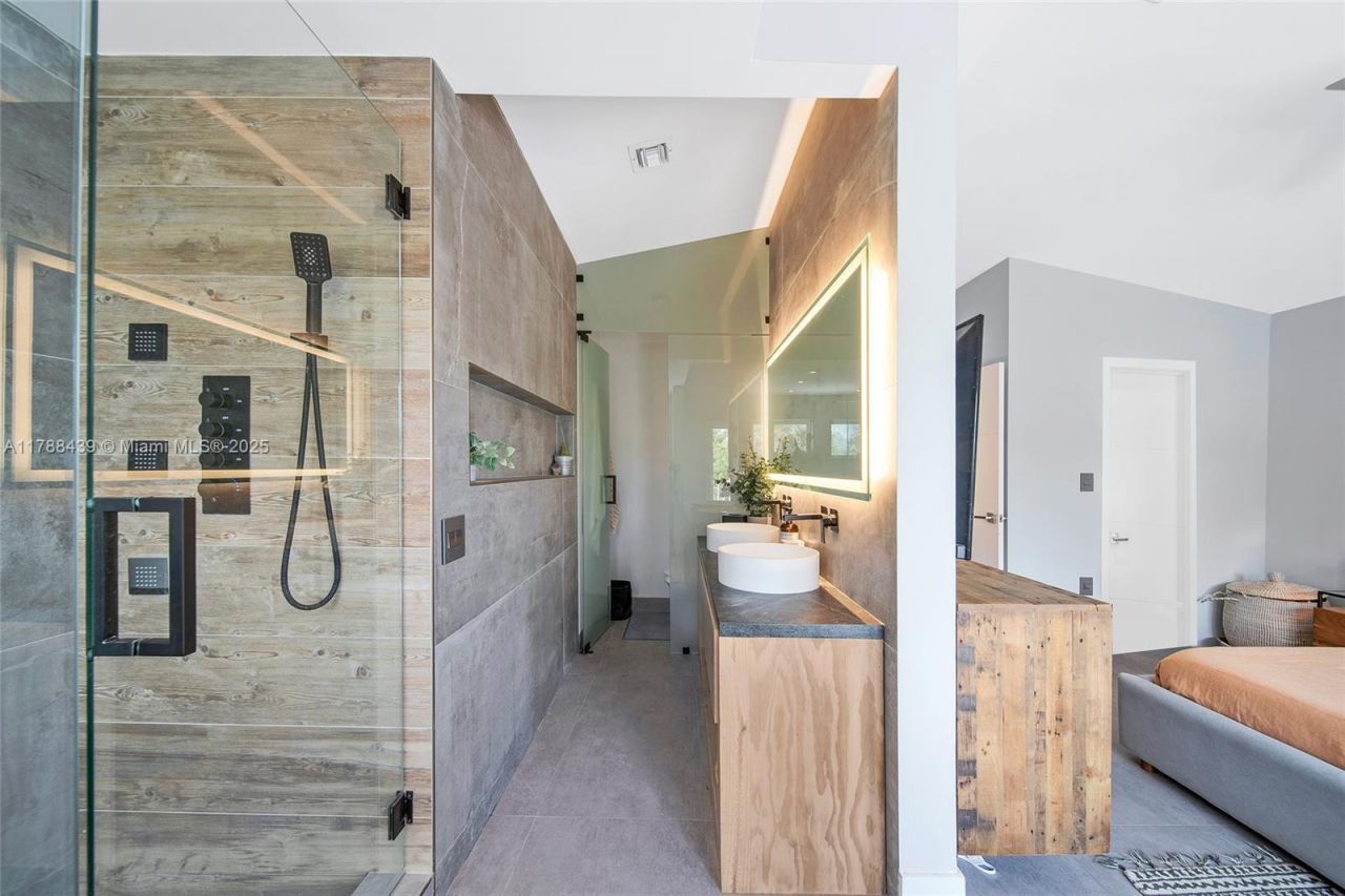 381 Franklin St, Hollywood, FL 33019 Photo