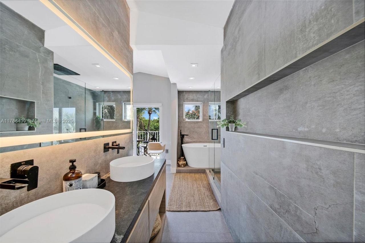 381 Franklin St, Hollywood, FL 33019 Photo