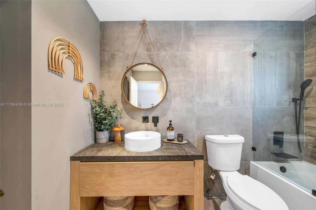 381 Franklin St, Hollywood, FL 33019 Photo