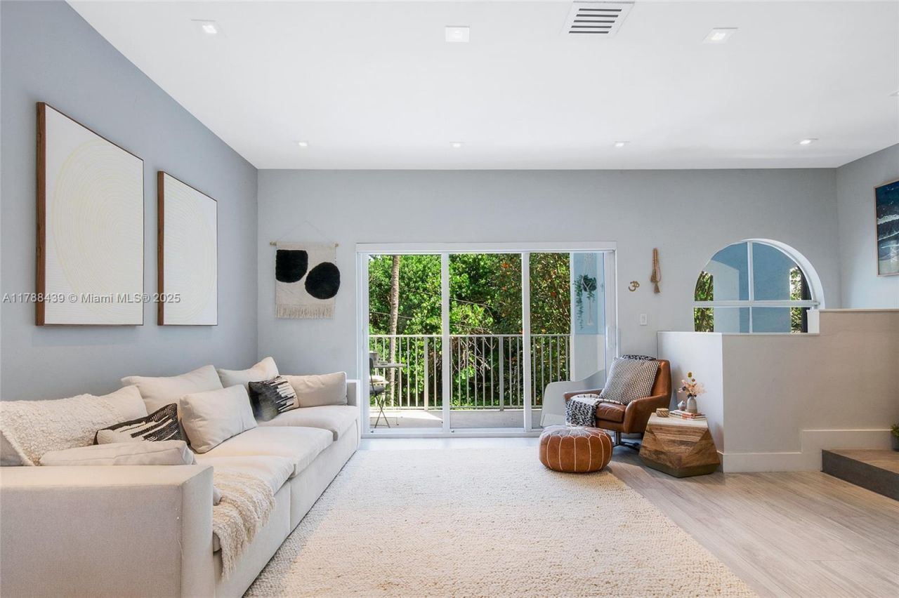 381 Franklin St, Hollywood, FL 33019 Photo