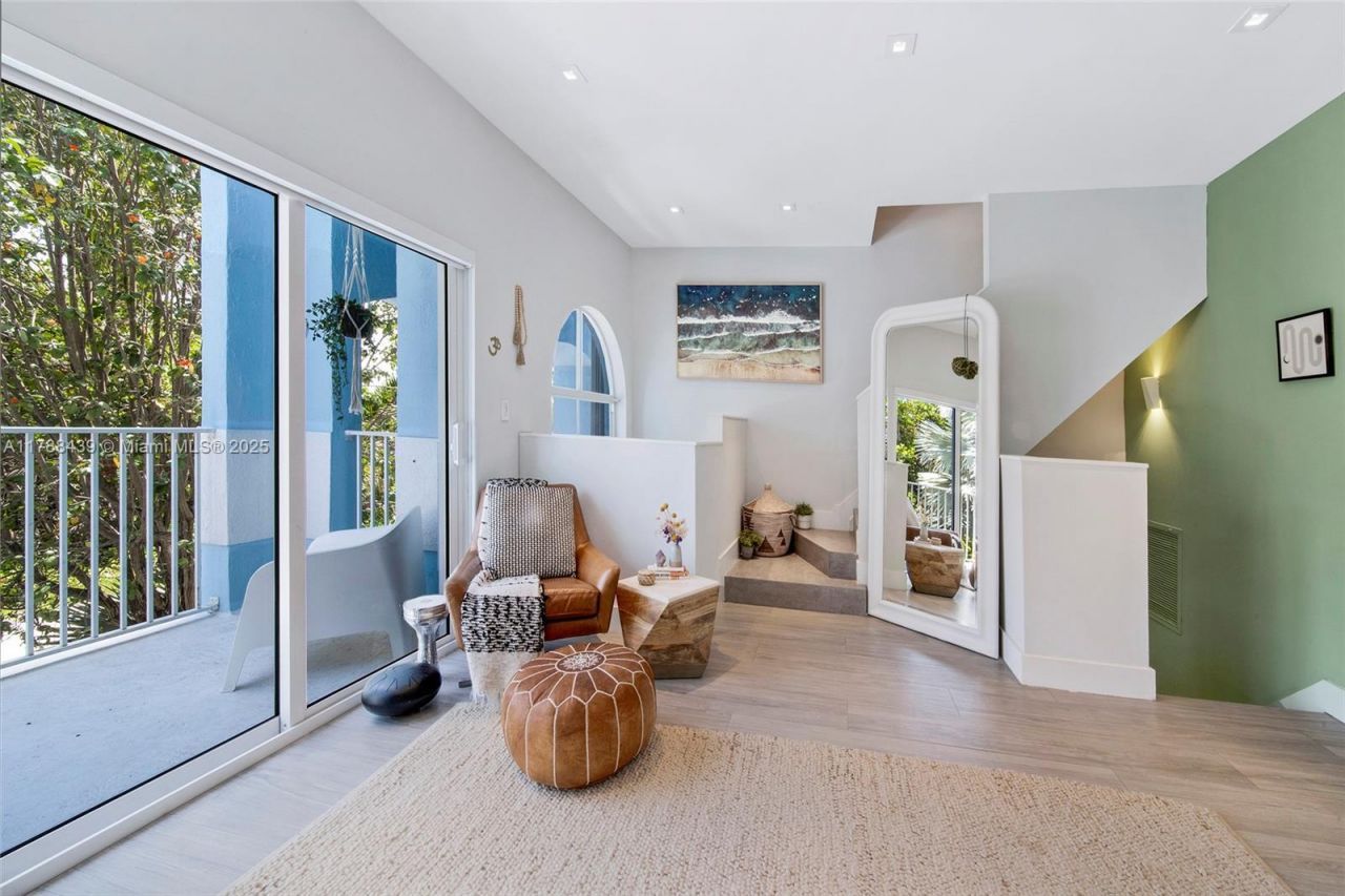 381 Franklin St, Hollywood, FL 33019 Photo