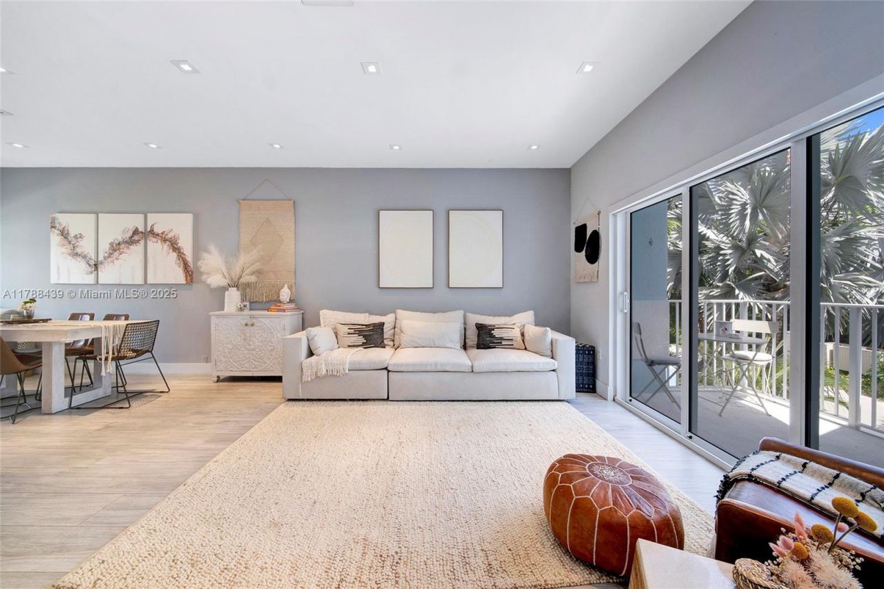 381 Franklin St, Hollywood, FL 33019 Photo