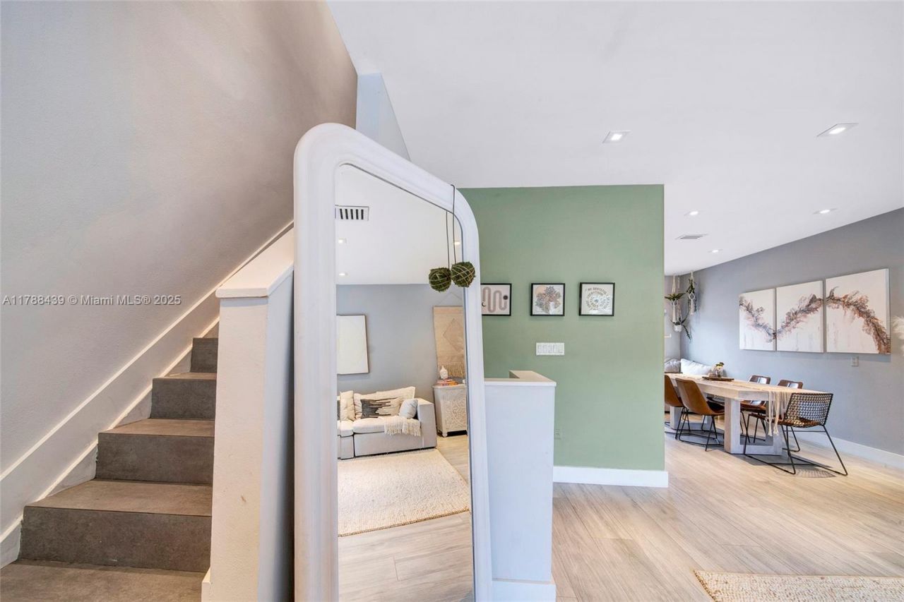 381 Franklin St, Hollywood, FL 33019 Photo