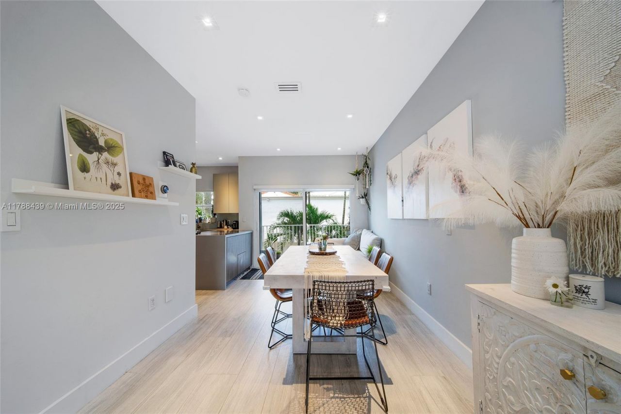 381 Franklin St, Hollywood, FL 33019 Photo