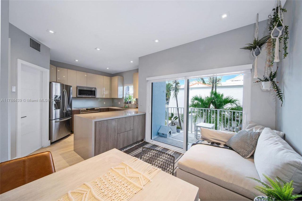 381 Franklin St, Hollywood, FL 33019 Photo