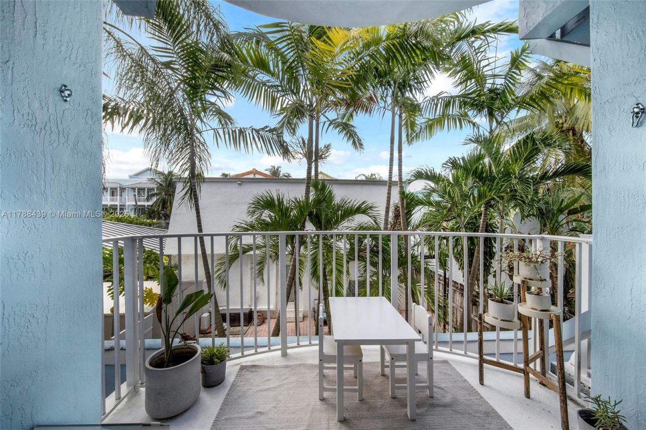 381 Franklin St, Hollywood, FL 33019 Photo