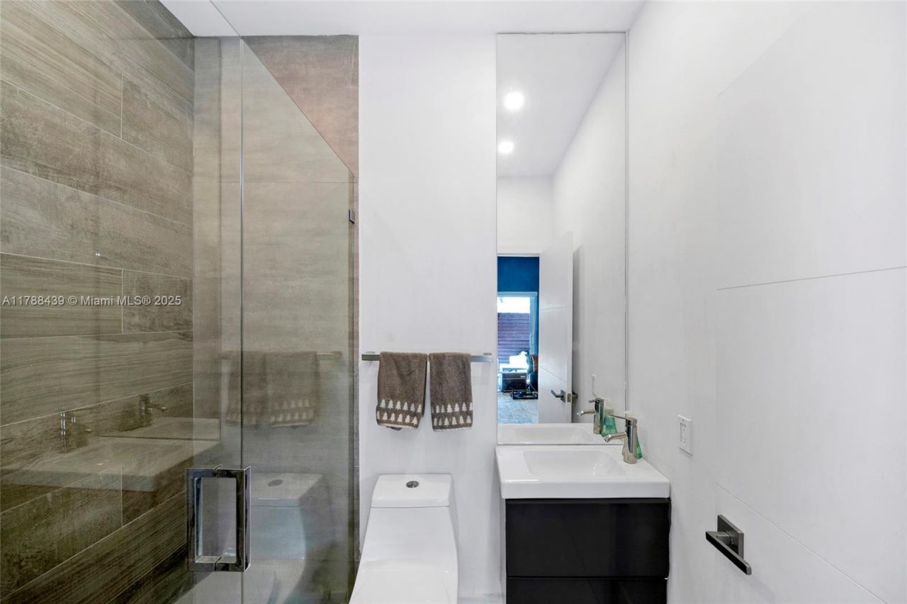 381 Franklin St, Hollywood, FL 33019 Photo