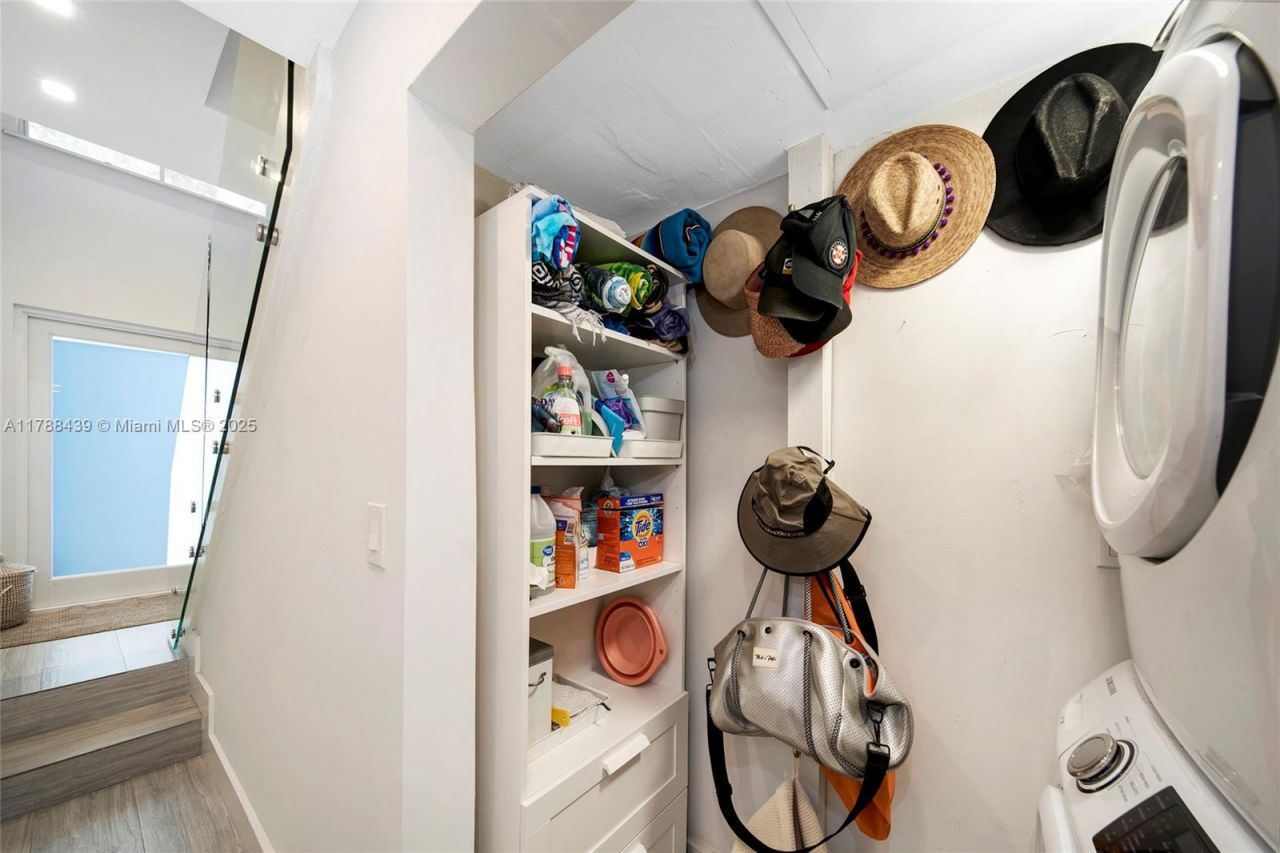 381 Franklin St, Hollywood, FL 33019 Photo