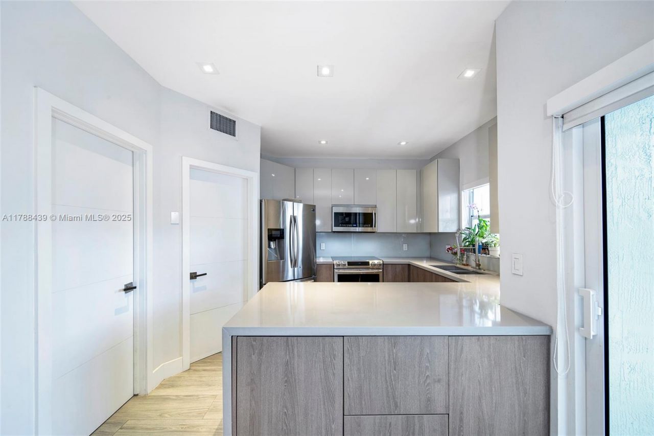 381 Franklin St, Hollywood, FL 33019 Photo