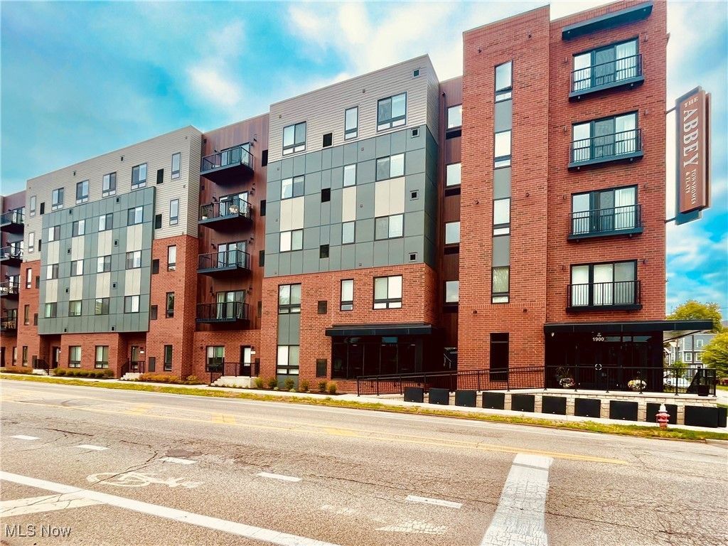 1900 Abbey Avenue, Unit 2069, Cleveland, OH 44113 Main Photo