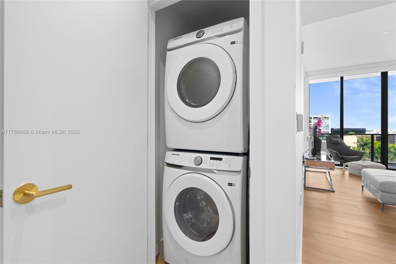 2678 Tigertail Ave, Unit 615, Miami, FL 33133 Photo