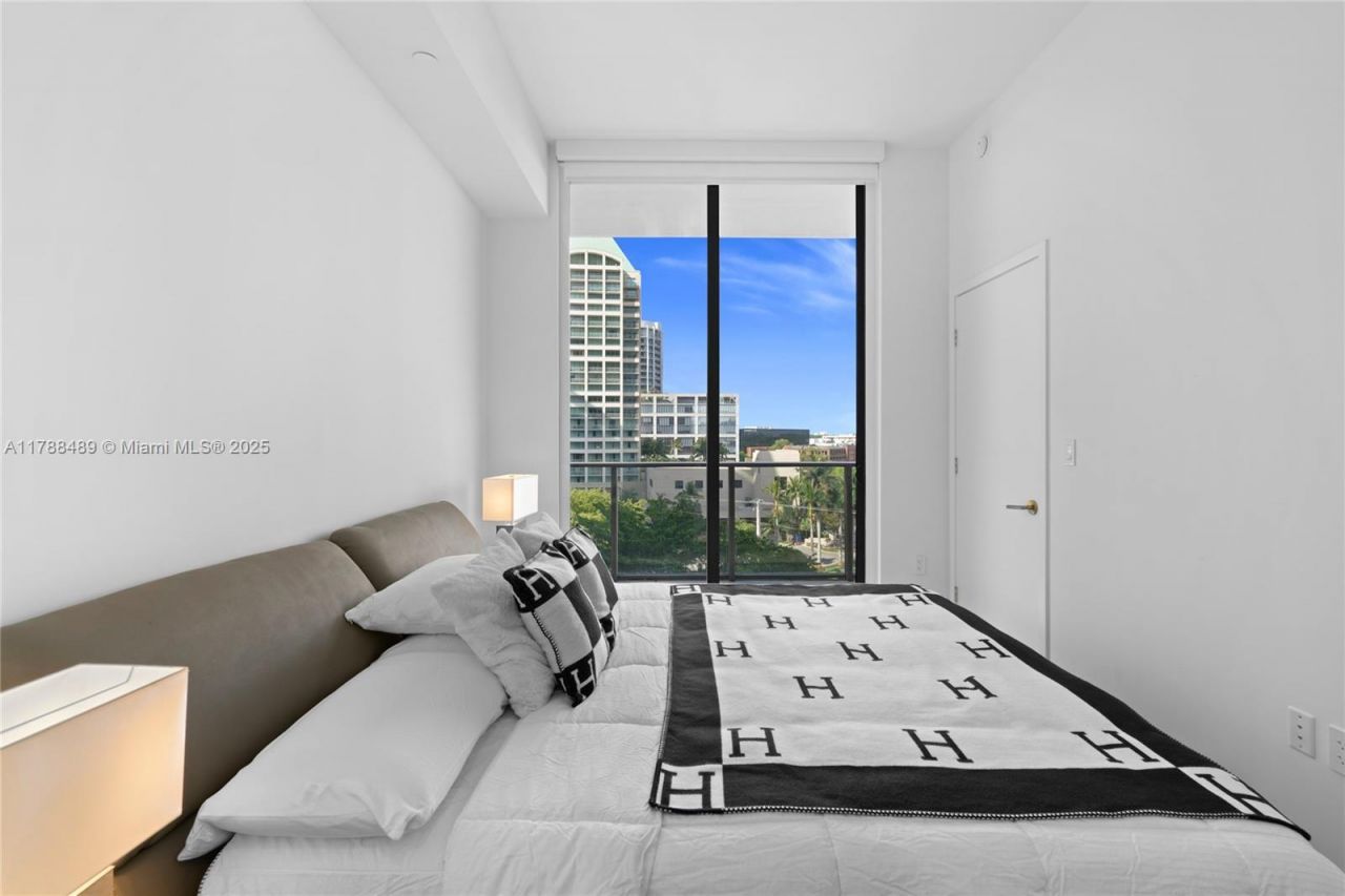 2678 Tigertail Ave, Unit 615, Miami, FL 33133 Photo