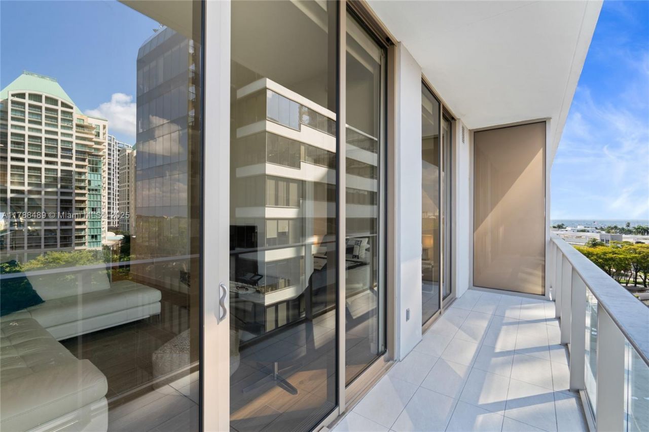 2678 Tigertail Ave, Unit 615, Miami, FL 33133 Photo