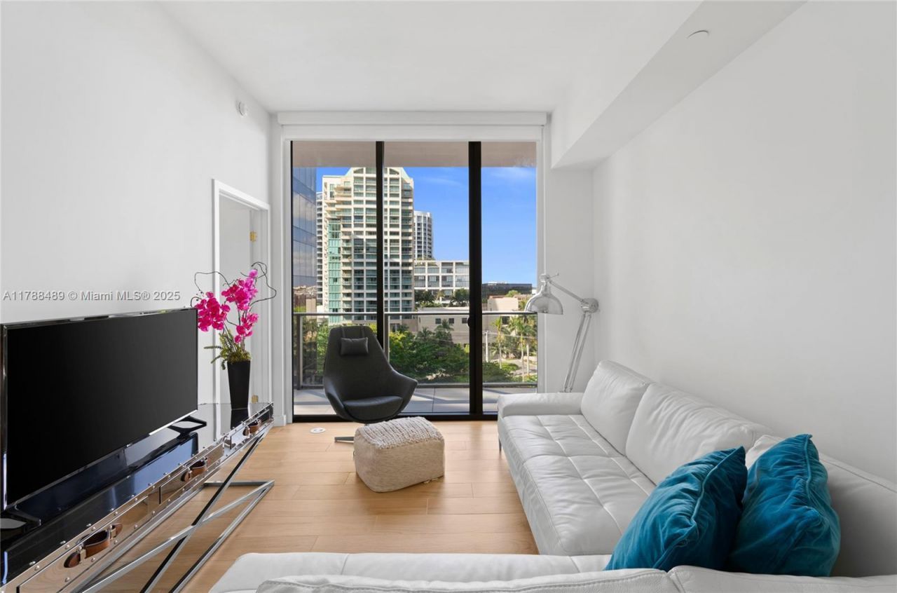 2678 Tigertail Ave, Unit 615, Miami, FL 33133 Photo