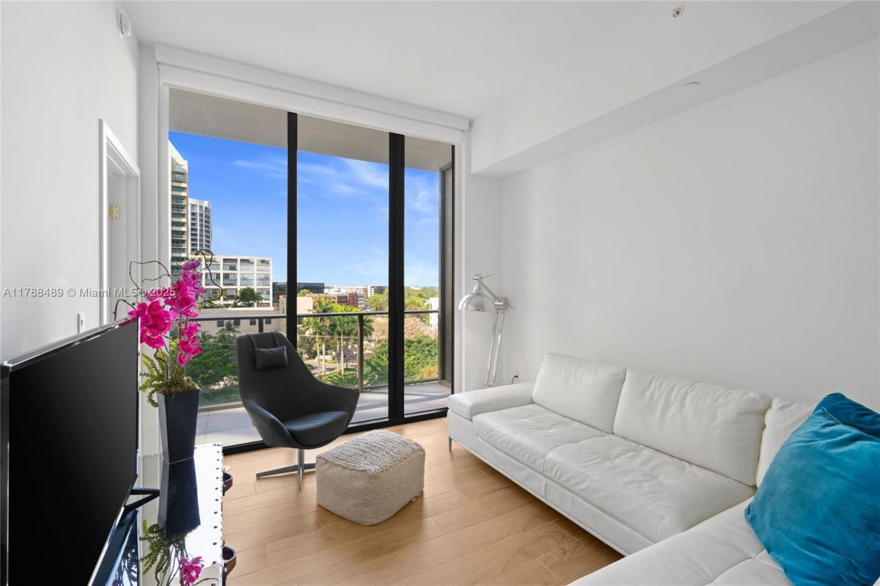 2678 Tigertail Ave, Unit 615, Miami, FL 33133 Photo