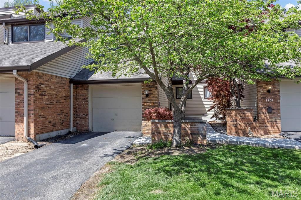 1747 Russet Valley Drive, Saint Louis, MO 63146 Main Photo