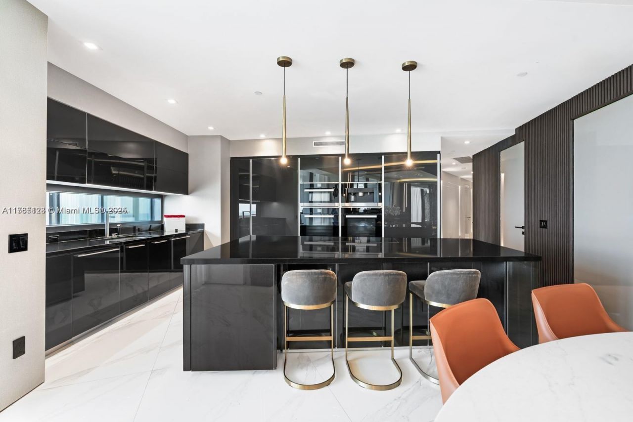 18555 Collins Ave, Unit 701, Sunny Isles Beach, FL 33160 Photo