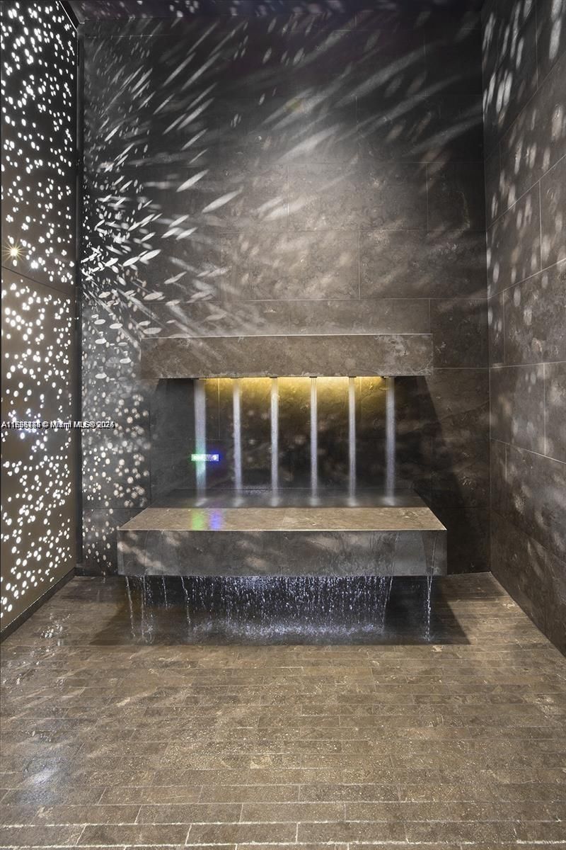 18555 Collins Ave, Unit 701, Sunny Isles Beach, FL 33160 Photo