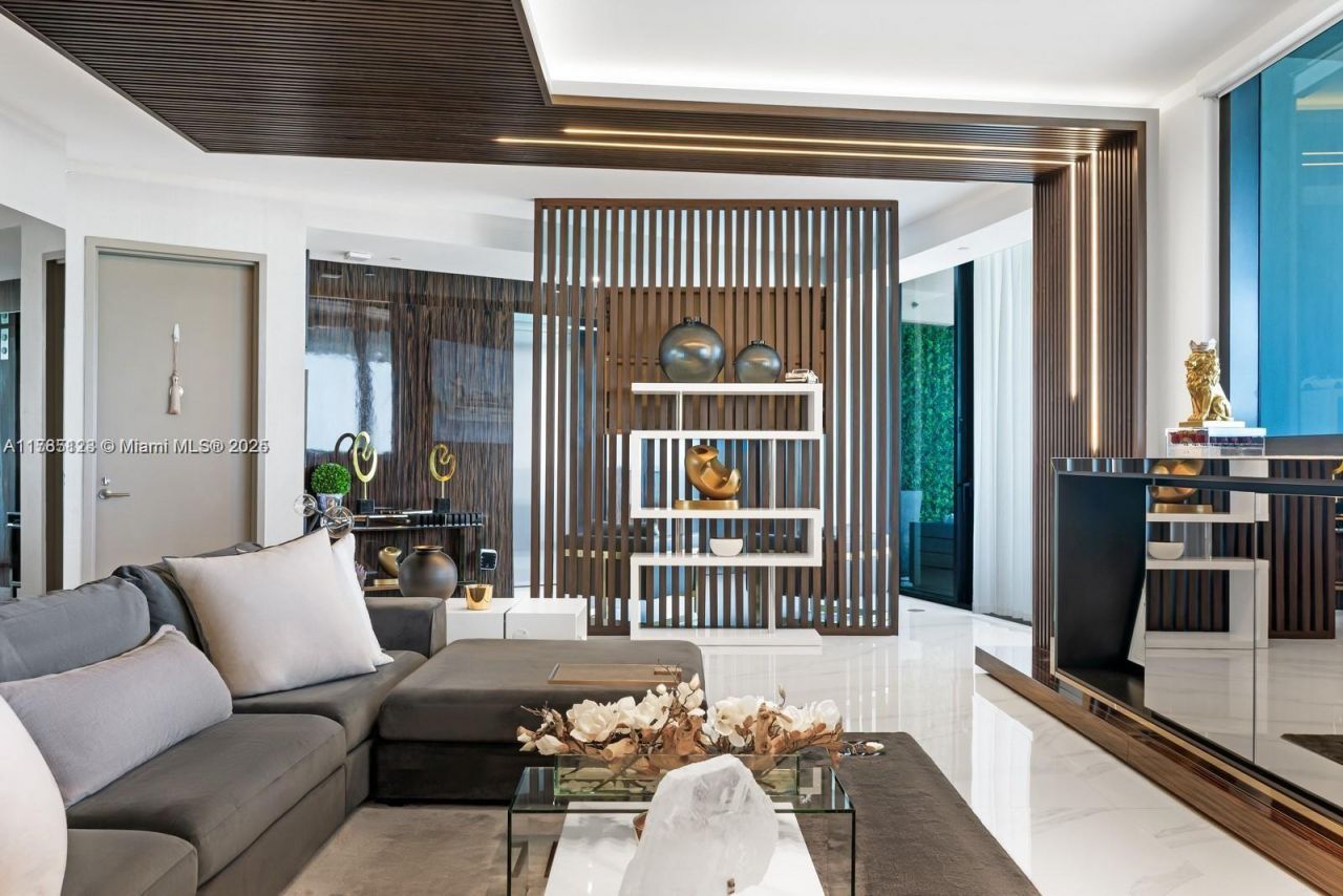 18555 Collins Ave, Unit 701, Sunny Isles Beach, FL 33160 Photo